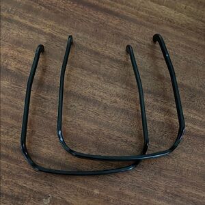 Headband that fits like sunglasses